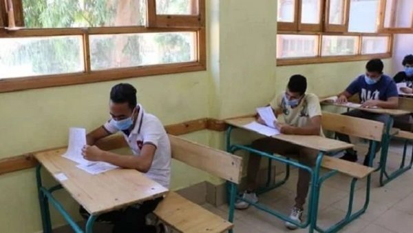 خلاص الباب اتفتح! امتحانات الدبلومات الفنية 2025 قربت.. يا ترى الطلبة جاهزين